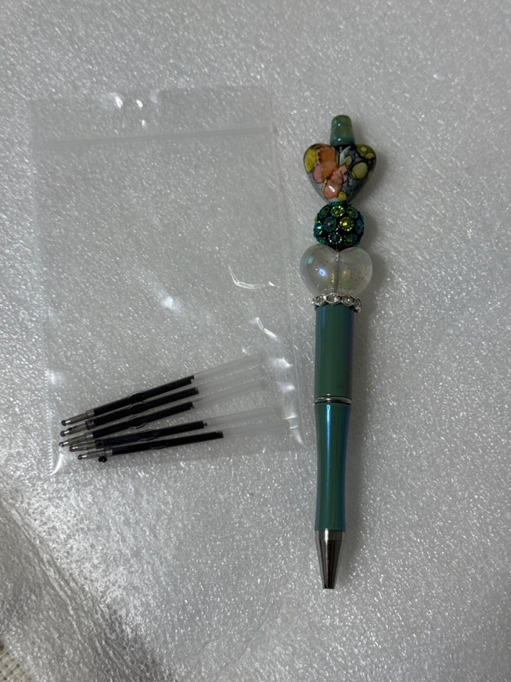 🖊️🐻✨ Cute Pen & Gummy Bear Keychain Set – Kawaii Stationery Gift - Picture 7 of 10